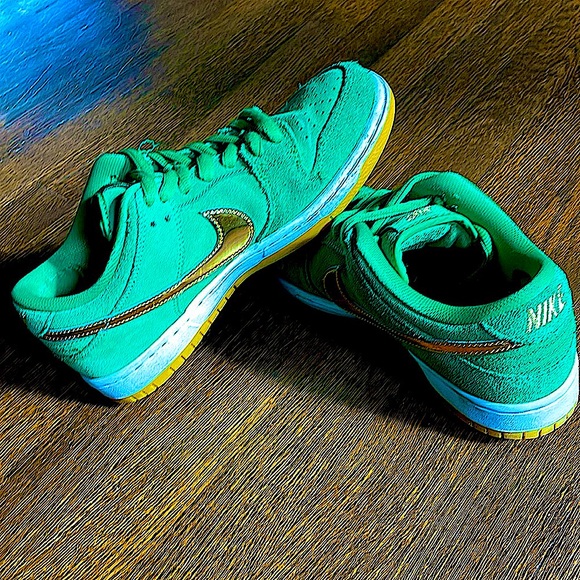 The OG St. Paddy’s Nike SB Dunks low Men’s 6.5 FREE shipping if you order now! - Picture 3 of 6
